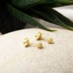 3 mm. Kumlu 14 Ayar Top Altın Küpe - Görsel 4